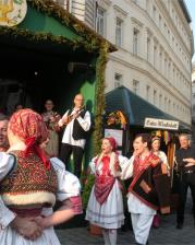 Pisanica od srca u Becu_2012_folklorno drustvo Gradiscanskih Hrvata _Slavuj