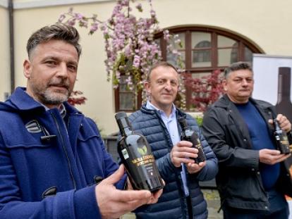 Arhiva Varaždinska županija Varaždinsko bučino ulje osvojilo čak tri zlatne medalje za kvalitetu